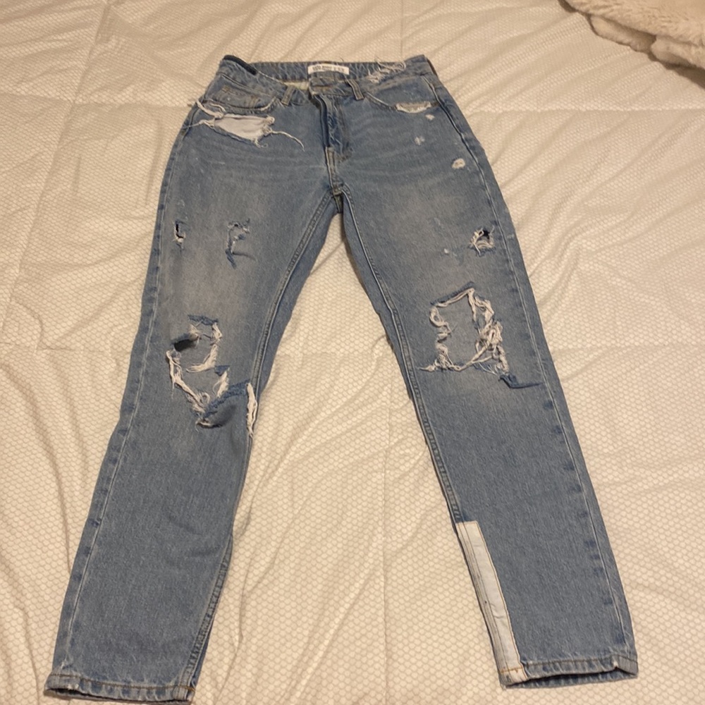 ZARA RIPPED JEANS